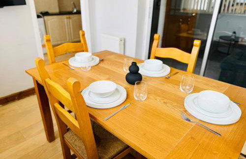 Professional 4BR House - Lace Market, Uni, QMC, City Centre & M1 - Sleeps 8 - Foto 6