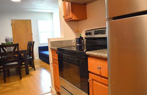 Modern 3 Bedroom Suite with AC for Family and Work group - Photo 31