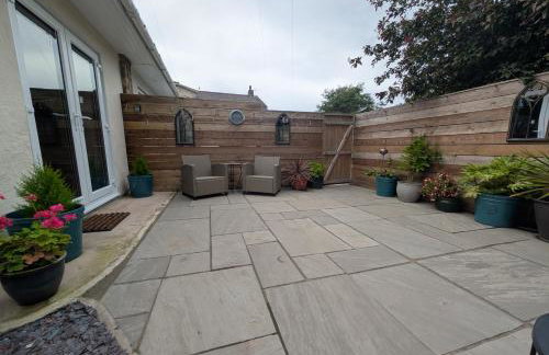 Private, Modern and Detached Garden Apartment - Photo 8