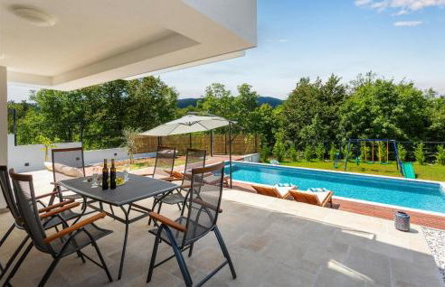 Amazing Home In Jurdani - Foto 15