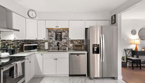 Private Upper Unit Home, Pet Friendly, Min to DT - Foto 4