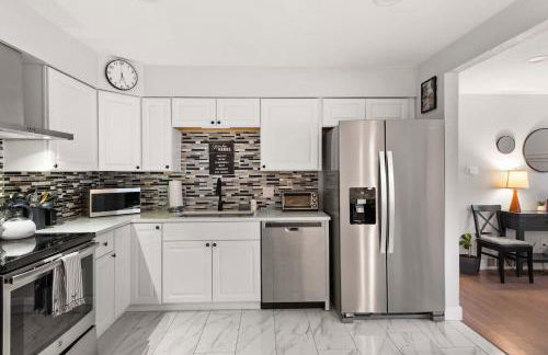 Private Upper Unit Home, Pet Friendly, Min to DT - Foto 4