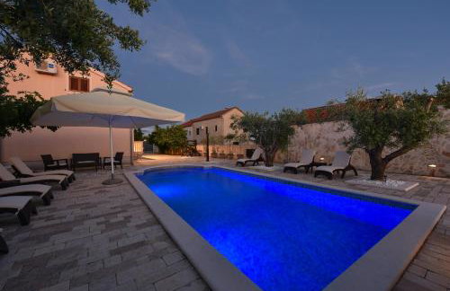 Villa Tina with Swimming Pool, Tennis court, Games room, Sauna, Gym, BBQ - Foto 17