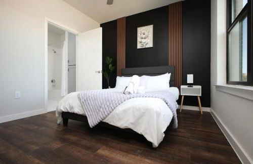 Stylish 2BR w Pool,Gym,Prking-Near Rvrwalk & Dome - Foto 12