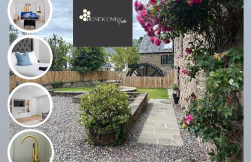 FLOUR MILL HOUSE at PITKERRO MILL, 4 double bedrooms, TVs, 3 en-suite, separate shower, wc, fully equipped kitchen, games room, large family lounge, private parking, WiFi, private garden and courtyard, long stay rates available through Honeycomb Hosts - Foto 2