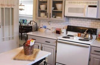 The Mountain House - An Oasis in Town! Summer Sleeps 10! - Foto 8