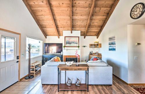 Breezy and Central Monterey Apt with Bay View! - Foto 6