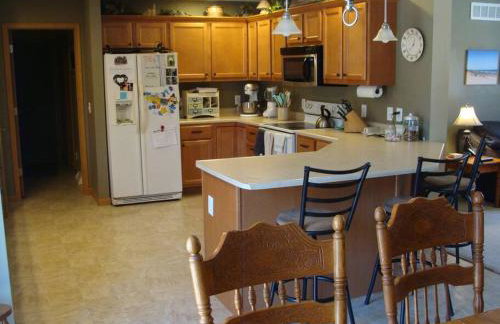 4 Bedroom/2 Bath Home 20 Acres of Woods - Hot Tub - Foto 4