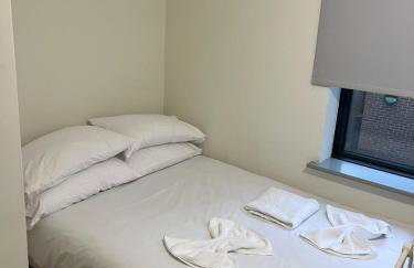 Spacious 7 Bedroom Budget Apartment in Headingley - Photo 12