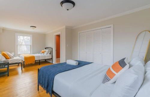 Spacious 4BR with Pool Near DC and Old Town Alexandria - Rutland - Foto 46