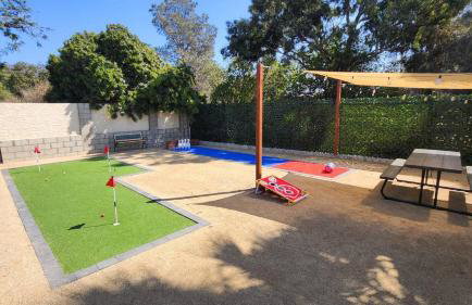 Spacious 4BR w/ Pool, Spa, Mini Golf & Game Lounge - Foto 18