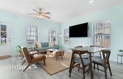 Walk to downtown seafood market Bay views - Foto 4