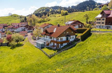 Luxus Chalet im Allgäu - Zirbenholz Schlafzimmer - Terrasse mit Bergblick - Infrarotkabine - Foto 46