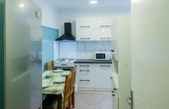 Elegant Private Residence in the Heart of the City 200m from the Beach - Photo 9