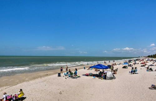 Upscale Naples Condo with Pool Access Walk to Pier! - Foto 26