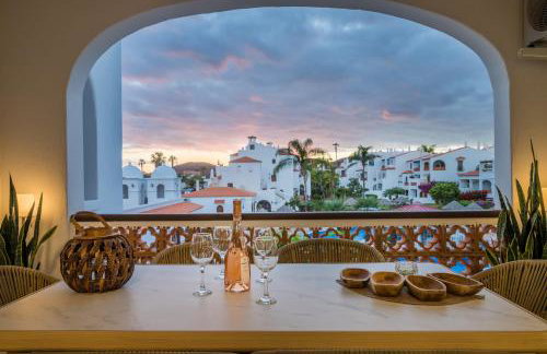 CASA ZUZA - AC, heated pool, 2 terraces, 2 bedrooms & bathrooms, tv channels - Foto 5