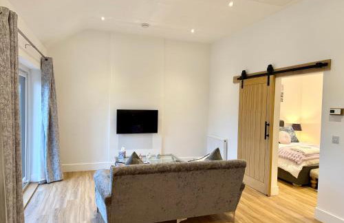 Bespoke 1 Bedroom Barn by Stansted Airport & Holiday Parking - Foto 28