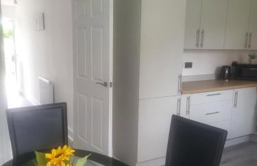 New Build 3-Bed in Rotherham Fast WiFi, Garden & Driveway - Foto 18