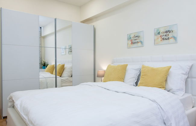 Luxury Main Square Apartments - Photo 4