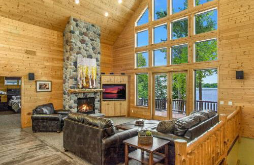 Spa Luxury in an Expansive Cabin Escape! - Photo 4