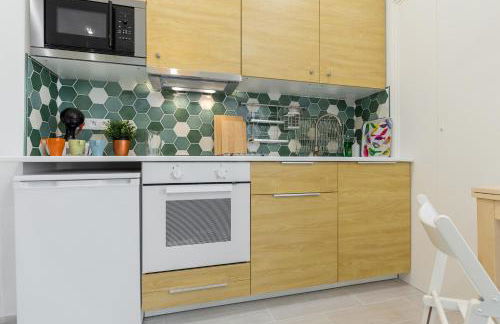 Casa Madere- Idéal Couples - Central & cosy -Train station - Tram & Supermarkets-Balcony- Washing-machine-AC - Foto 15