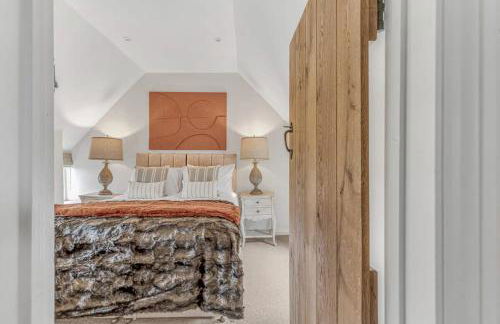 Hiron's Piece and Honeysuckle Cottage - with Hot Tub - Photo 30