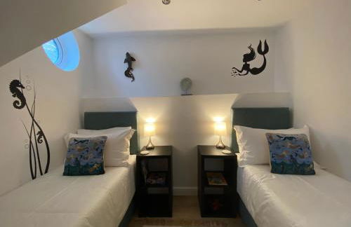 Two Sails Brixham - Spacious modern family seaside home - parking - wood-burner - dog friendly - Photo 18