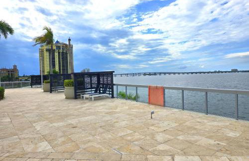Luxury 2BR in Downtown Fort Myers Pool & Terrace - Foto 42