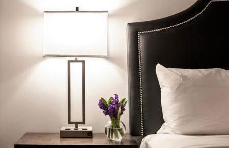 TWO Bold 2BR 2BA Apartments by CozySuites - Foto 11