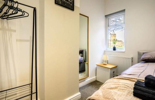 Homely 2 Bed Close to Leeds City Center by 53 Degrees Property, Sleeps 3 - Foto 17