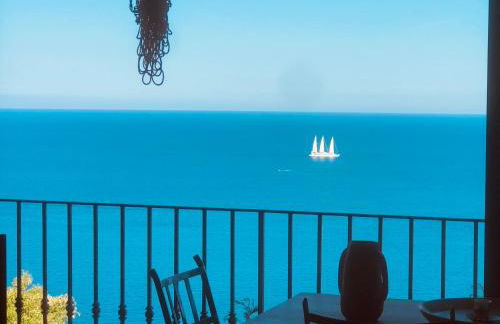 Belle Villa VUE MER EXCEPTIONNELLE PISCINE PRIVÉE 3 mn PLAGES et CALANQUES - Foto 2