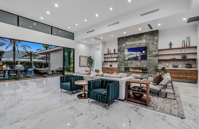 Sleeps 17 Pool & Pickleball Sun-kissed Desert Escape Bravo Villa #1 by Avantstay - Foto 13