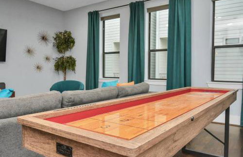 Skyline Views - Sleeps 10 Home Near Downtown - Photo 12