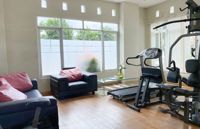 Simple And Homey 2Br At Dian Regency Apartment - Photo 27