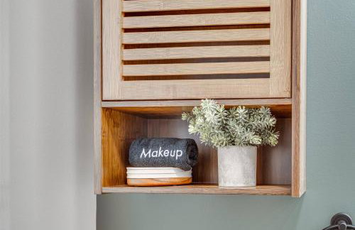 NEW! Shenandoah family & dog friendly cabin - 5 min walk river with private river access, BBQ, playground, fire pit - Foto 67