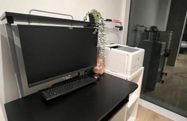 London Heathrow Airport Apartment Voyager House Terminal 12345 - EV electric and Parking available - Foto 19