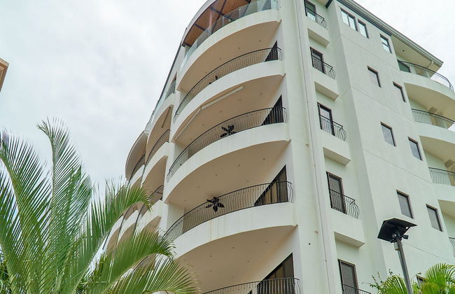 Ocean View Luxury Condo at Flamingo Towers - Photo 23