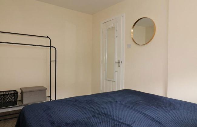 Harris House - Glasgow - Photo 3