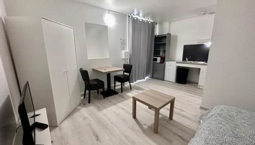 02 Studio Immeuble Le GD - Photo 2, wardrobe