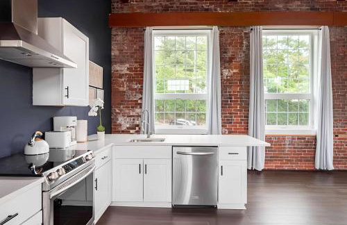 Jennifer's Historic Riverfront Loft City Views - Foto 13