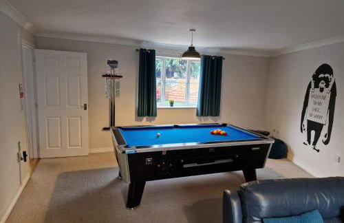 Hereford - Finch House - Modern 4 Bedroom House Located in South Hereford, Dog Friendly With Nearby Countryside, Pool Table, Sleeps up to 10 Guests - Hosted by RENTMYHOUSE - Foto 19