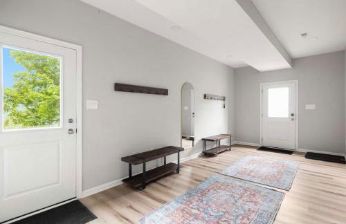 Modern Escape w Mountain Views Fire Pit & Swing - Foto 29