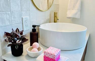 Luxury Olivewood Oasis - 13 mins to Cleveland - Foto 42