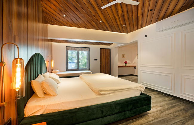 Heritage Villa by Shiloh Stays Igatpuri - Photo 1