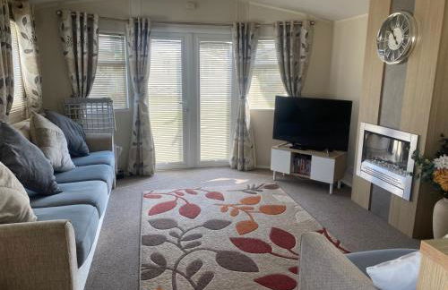 Seaside 2-Bed Caravan Retreat - Sleeps 6 & Parking - Foto 7