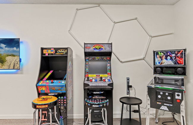 Pet Friendly Beach House with Arcade Games - Photo 16