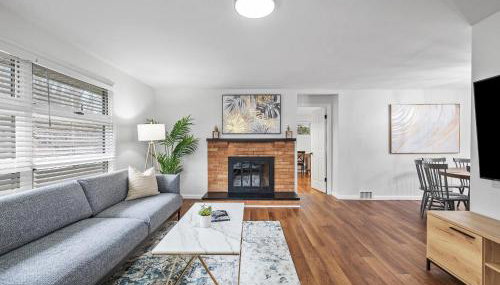 Stylish and Accessible Six Bedroom Home in Wexford/Pittsburg With Kids Amenities - Foto 2