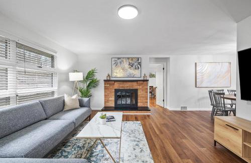 Stylish and Accessible Six Bedroom Home in Wexford/Pittsburg With Kids Amenities - Foto 2