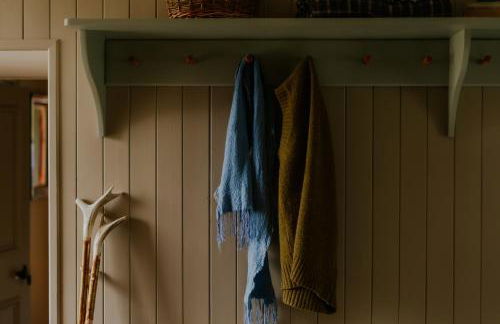 Traditional Highland lodge restored in the spirit of rural living, set in a wild landscape - NATURE ADVENTURE NURTURE - Foto 6