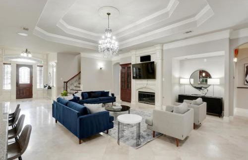 Luxury4000sqft Hot Tub Games Cinema FTWorth ATTST - Photo 3